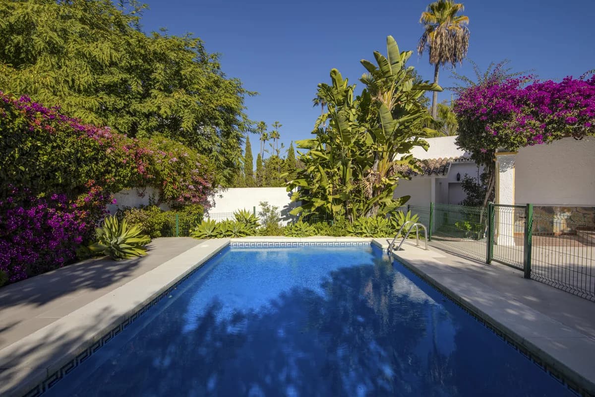 4 Bedroom Detached Villa for Sale in Guadalmina Alta, Málaga