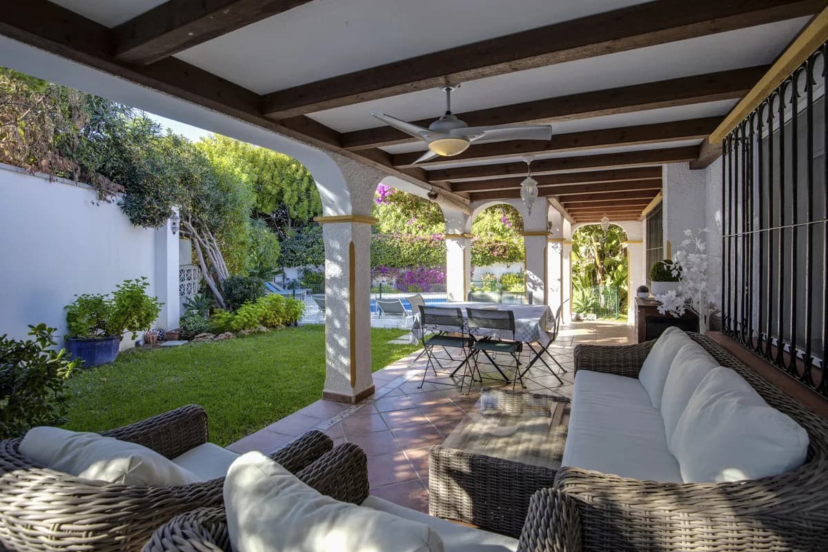 4 Bedroom Detached Villa for Sale in Guadalmina Alta, Málaga - Image 3
