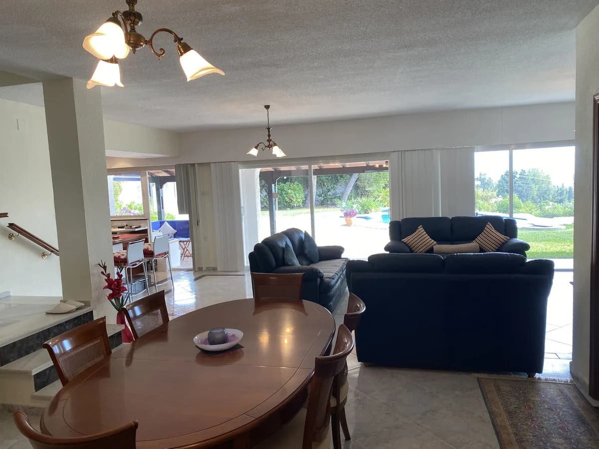 4 Bedroom Detached Villa for Sale in Mijas, Málaga - Image 8