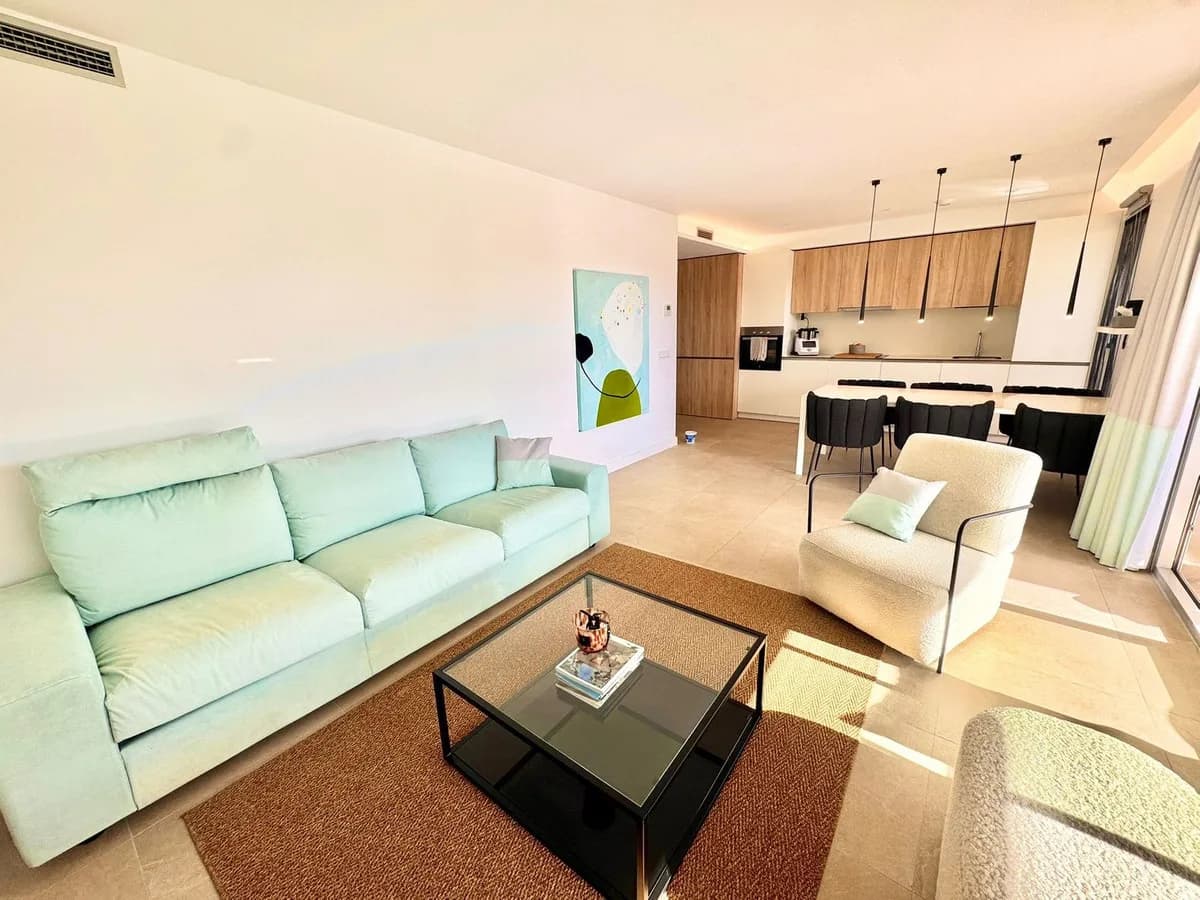 3 Bedroom Middle Floor Apartment for Sale in La Cala Golf, Málaga - Image 3