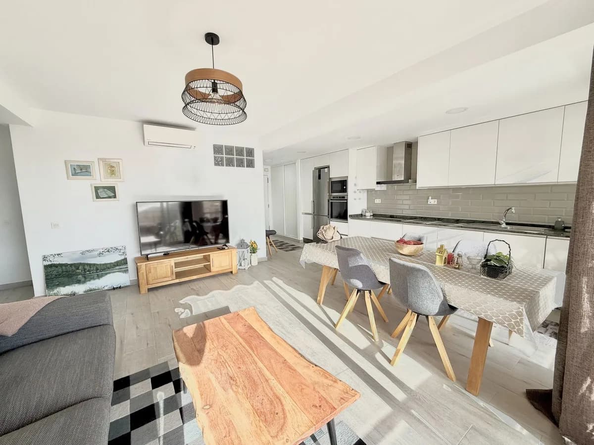 3 Bedroom Penthouse for Sale in Fuengirola, Málaga - Image 6