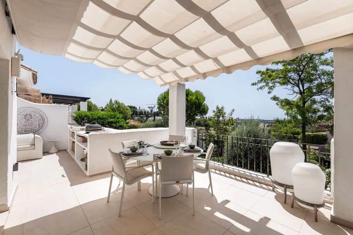 2 Bedroom Penthouse for Sale in Nueva Andalucía, Málaga - Image 6