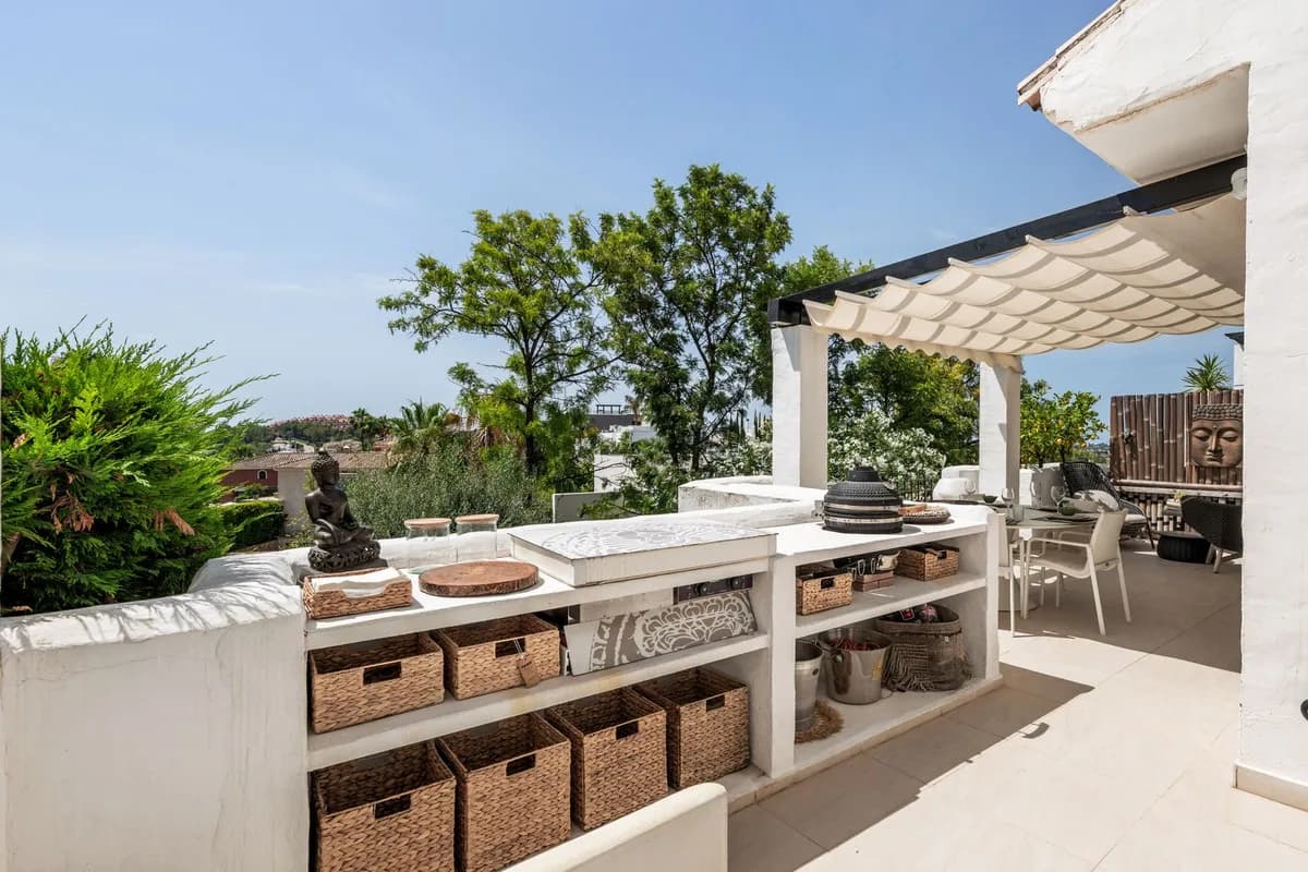 2 Bedroom Penthouse for Sale in Nueva Andalucía, Málaga - Image 8