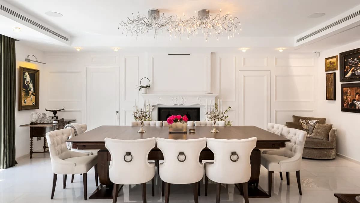 6 Bedroom Detached Villa for Sale in Nueva Andalucía, Málaga - Image 9