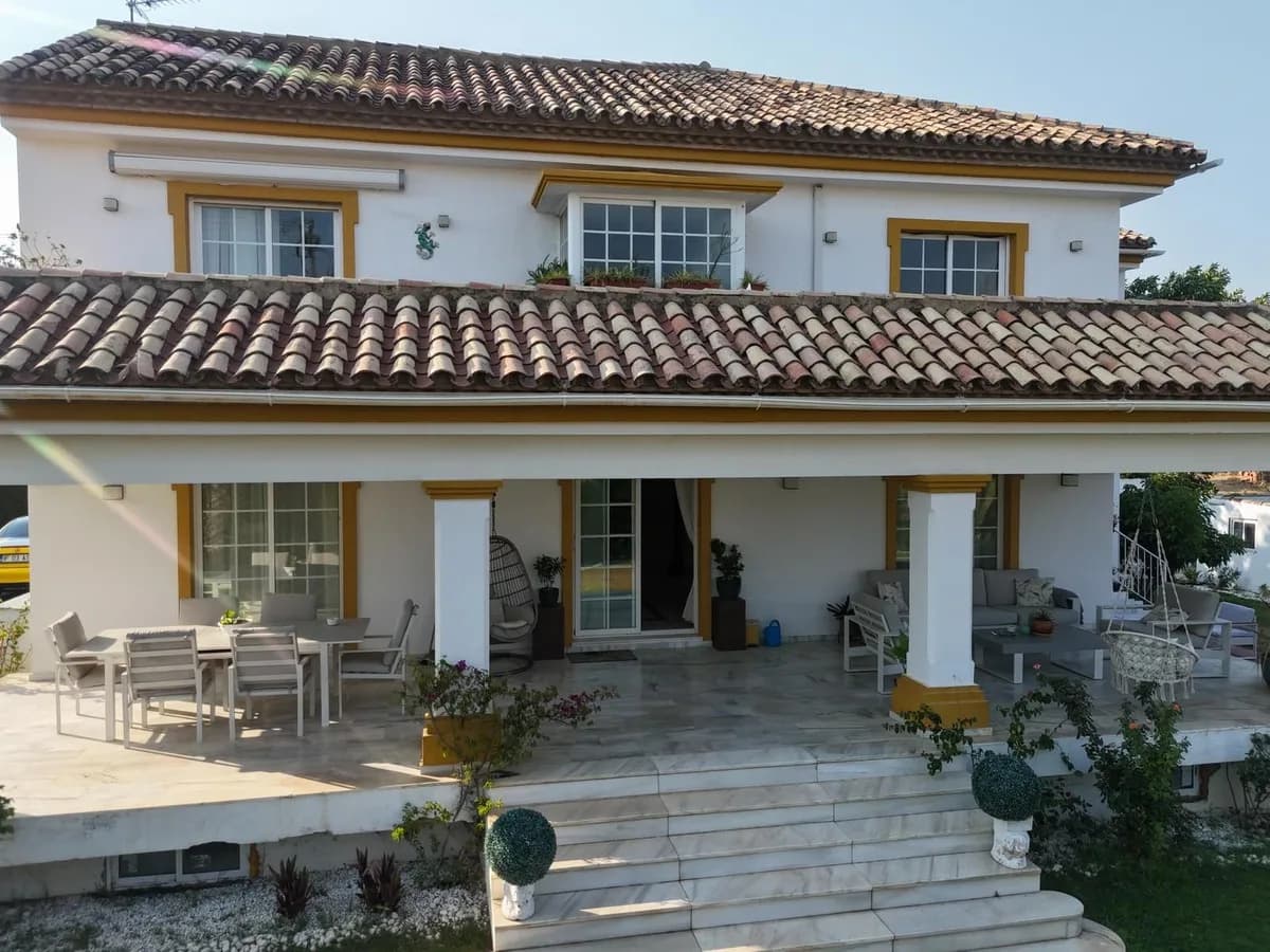 7 Bedroom Detached Villa for Sale in Guadalmina Alta, Málaga - Image 3
