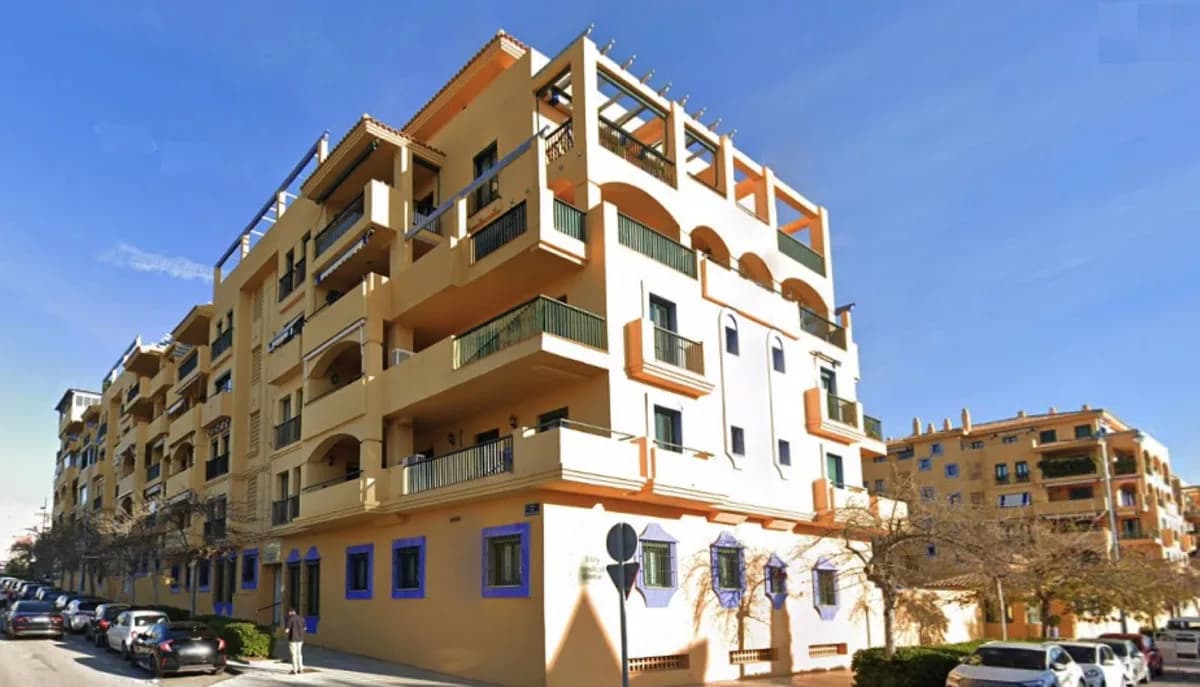 3 Bedroom Middle Floor Apartment for Sale in San Pedro de Alcántara, Málaga