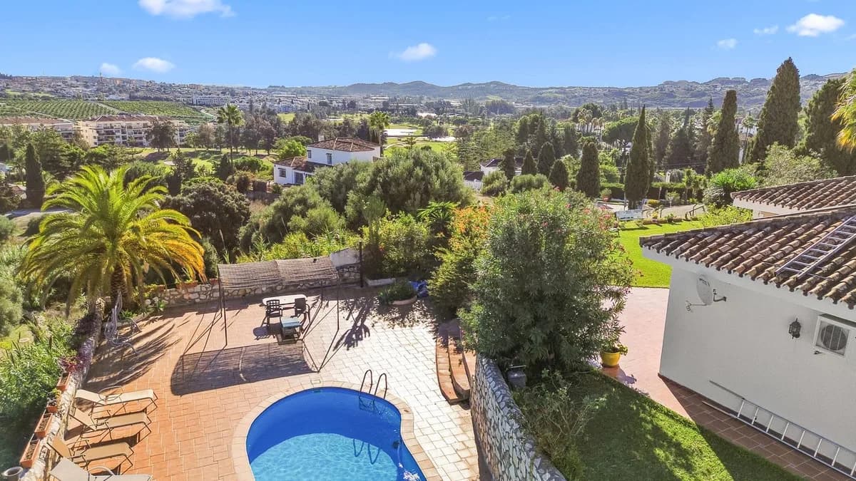4 Bedroom Detached Villa for Sale in Mijas, Málaga