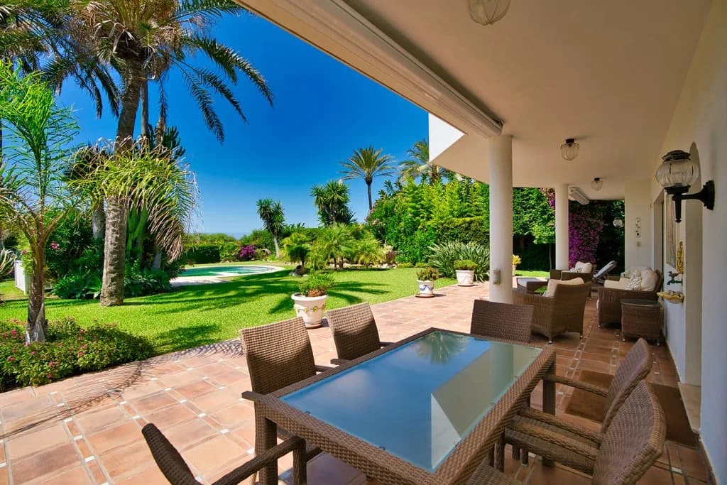 4 Bedroom Detached Villa for Sale in Marbella, Málaga - Image 7