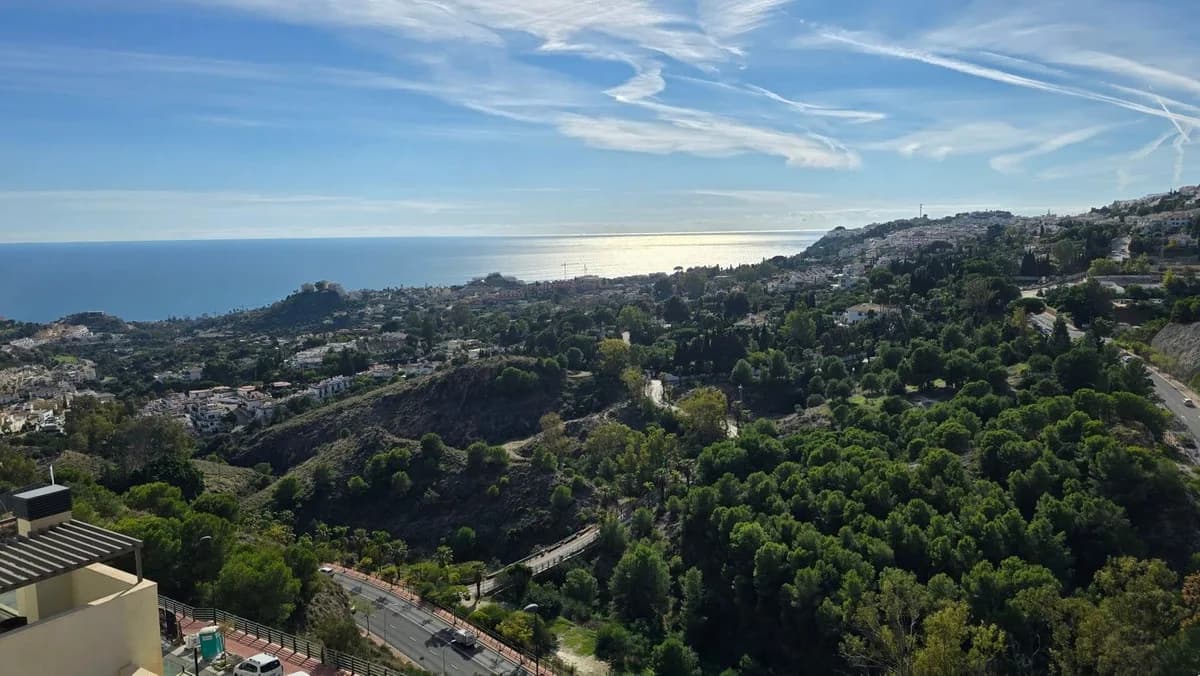 2 Bedroom Penthouse for Sale in Benalmadena, Málaga - Image 3