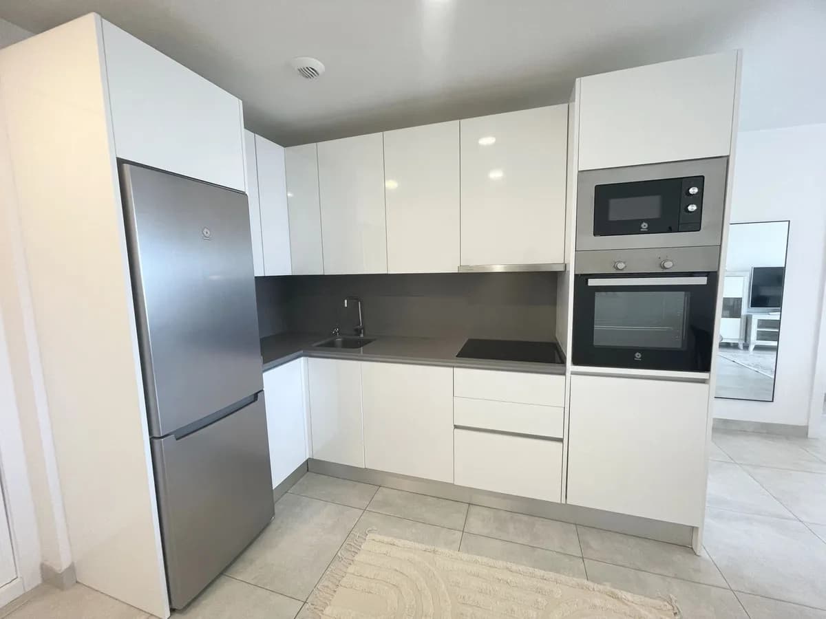 3 Bedroom Middle Floor Apartment for Sale in La Cala, Málaga - Image 7