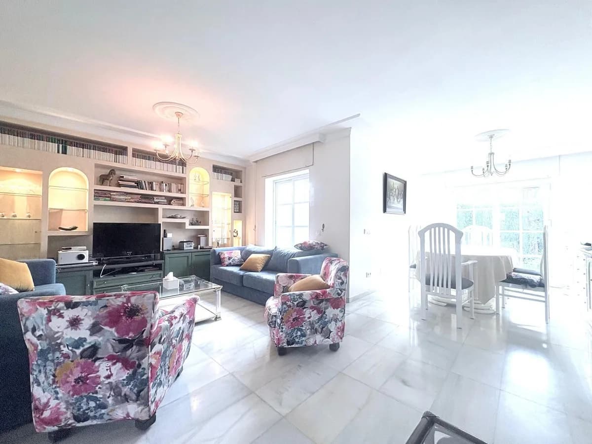 5 Bedroom Semi-Detached House for Sale in Cancelada, Málaga - Image 6