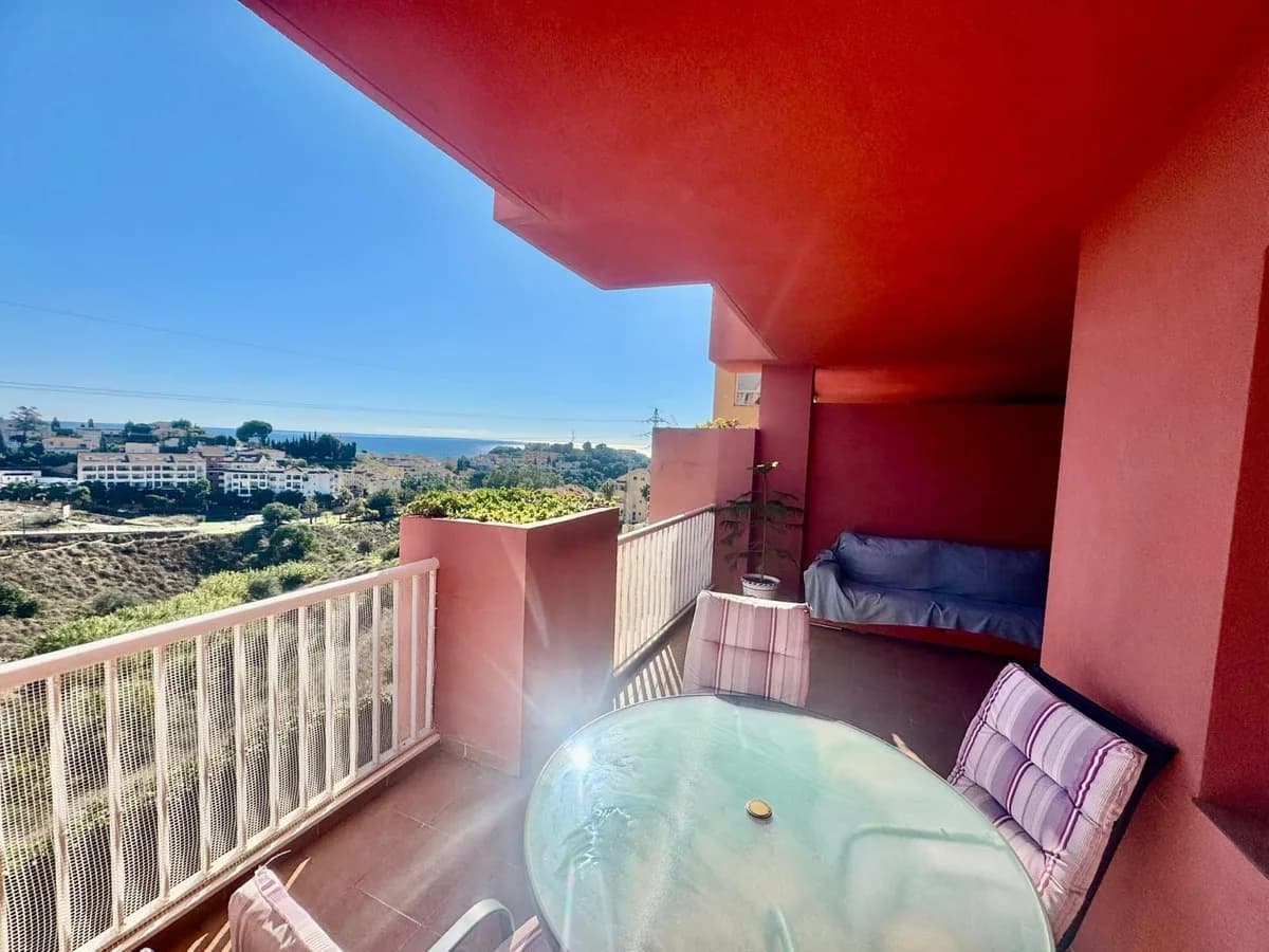 2 Bedroom Middle Floor Apartment for Sale in Los Pacos, Málaga