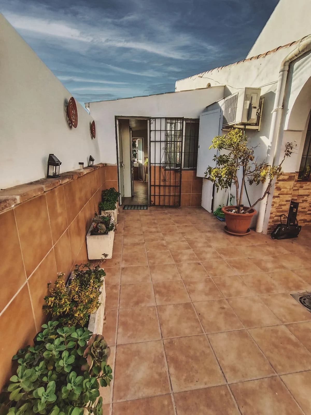 3 Bedroom Semi-Detached House for Sale in La Campana, Málaga - Image 5