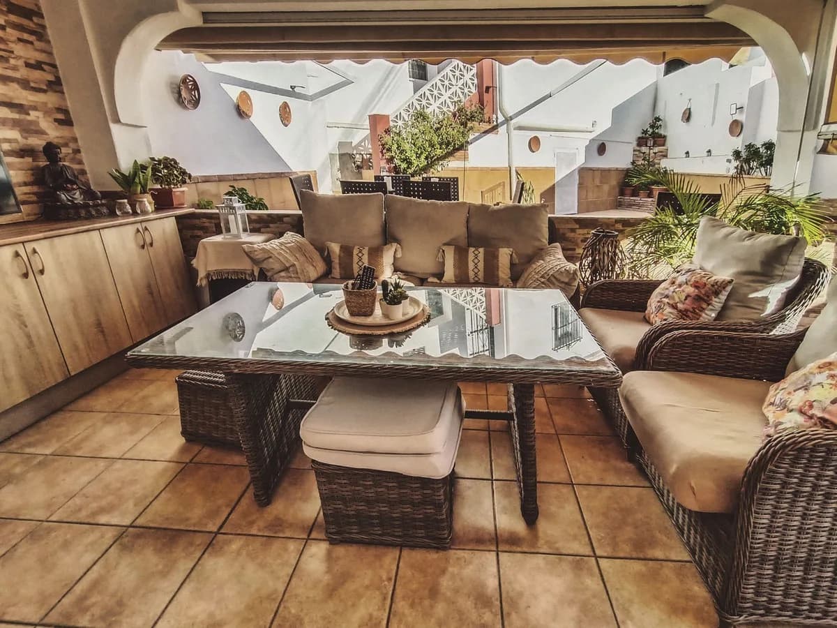 3 Bedroom Semi-Detached House for Sale in La Campana, Málaga - Image 6
