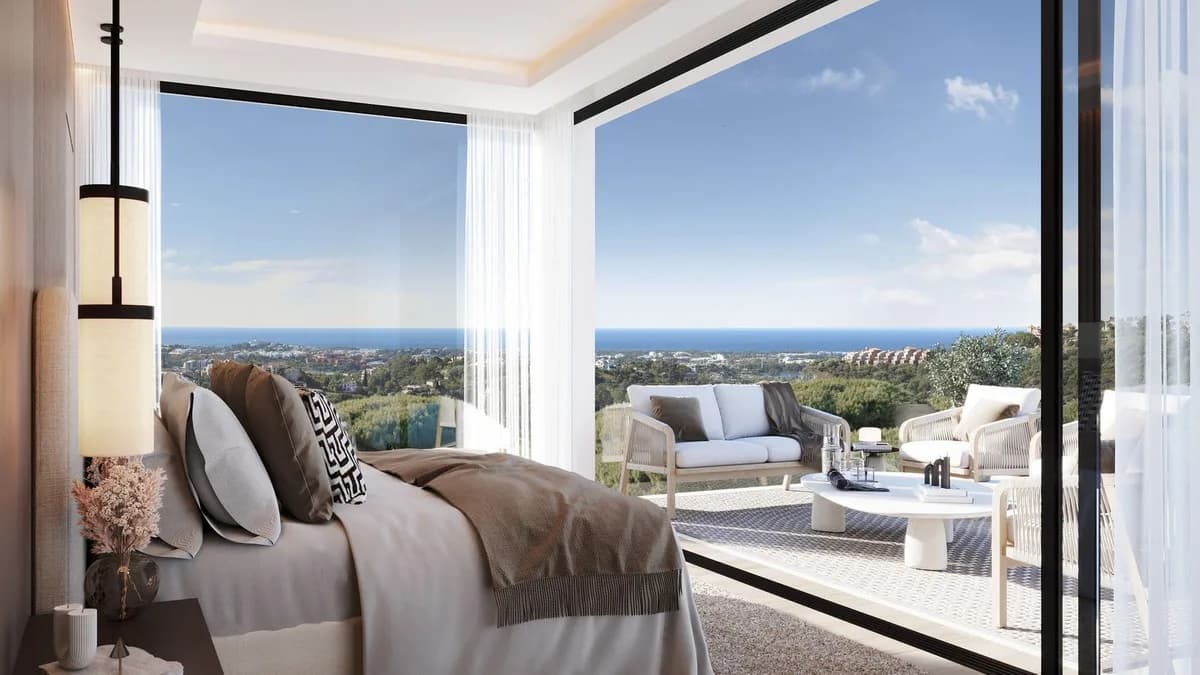 5 Bedroom Detached Villa for Sale in Cabopino, Málaga - Image 3