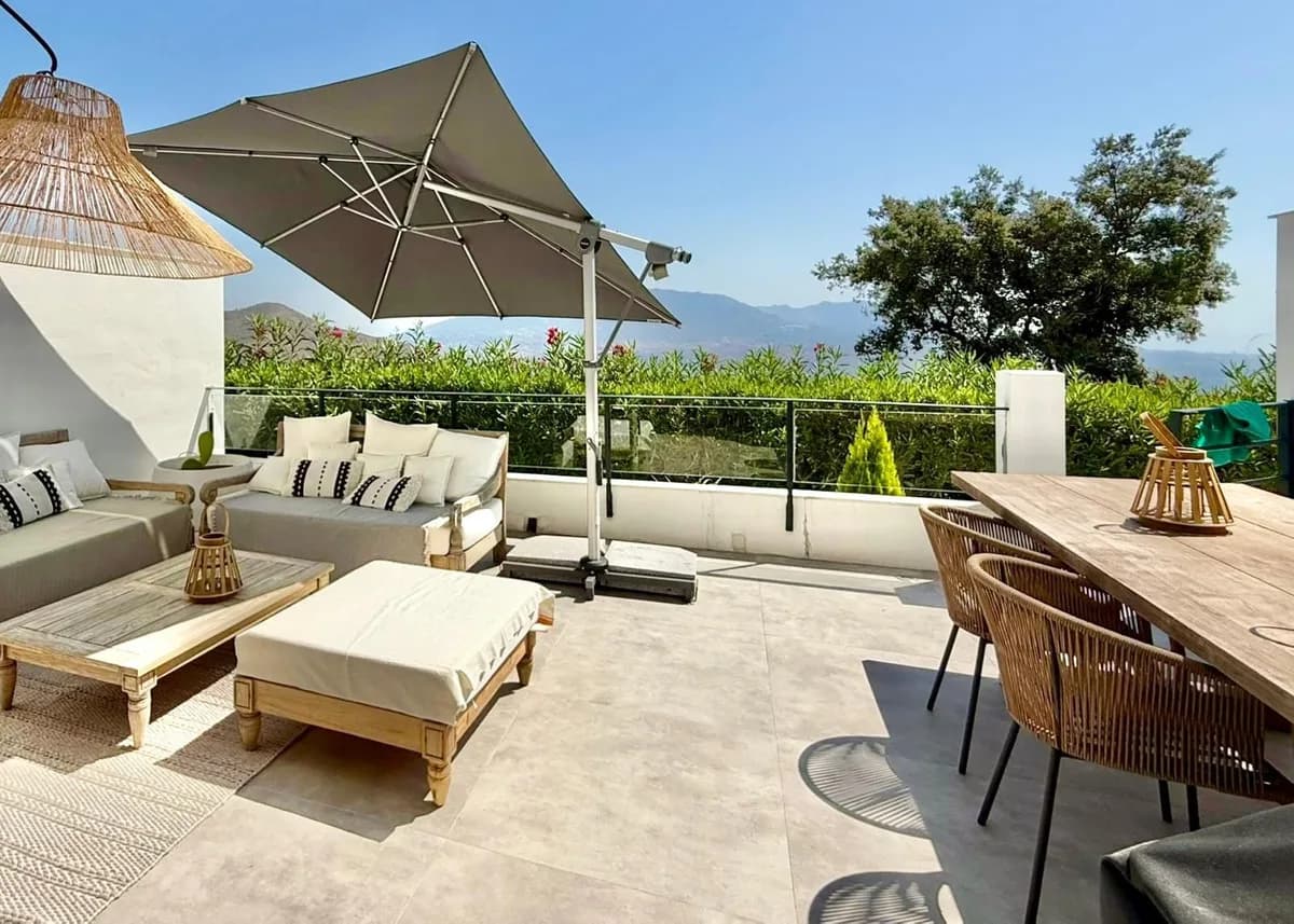 3 Bedroom Townhouse for Sale in Elviria, Málaga - Image 2