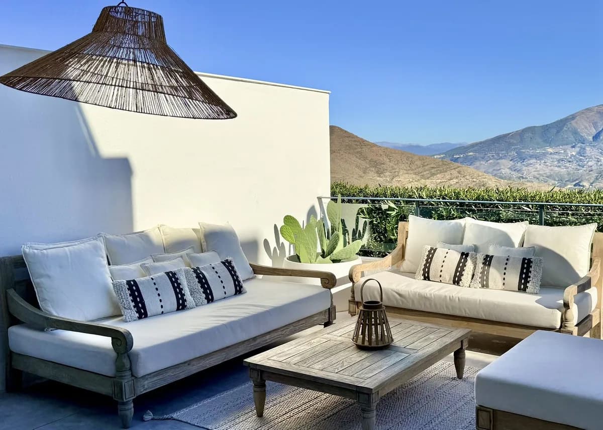 3 Bedroom Townhouse for Sale in Elviria, Málaga - Image 3