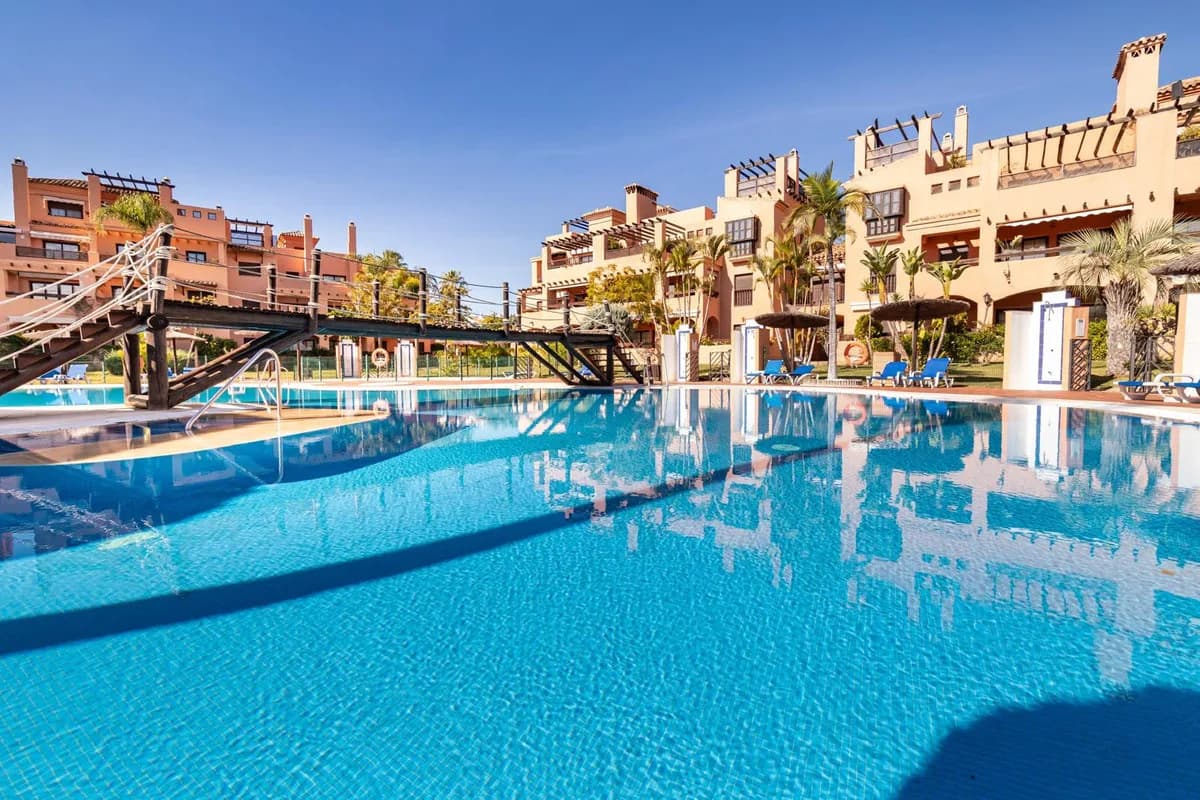 4 Bedroom Middle Floor Apartment for Sale in Hacienda del Sol, Málaga