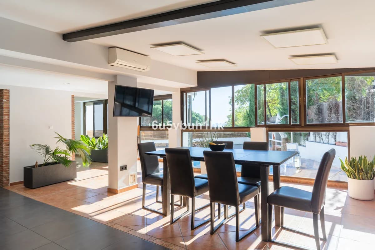 5 Bedroom Detached Villa for Sale in Torremolinos, Málaga - Image 7