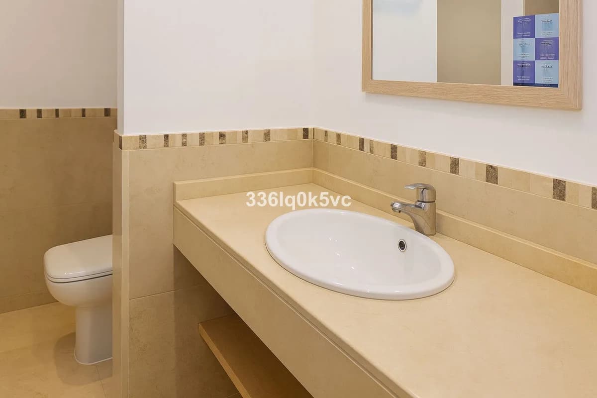 1 Bedroom Middle Floor Apartment for Sale in Manilva, Málaga - Image 8
