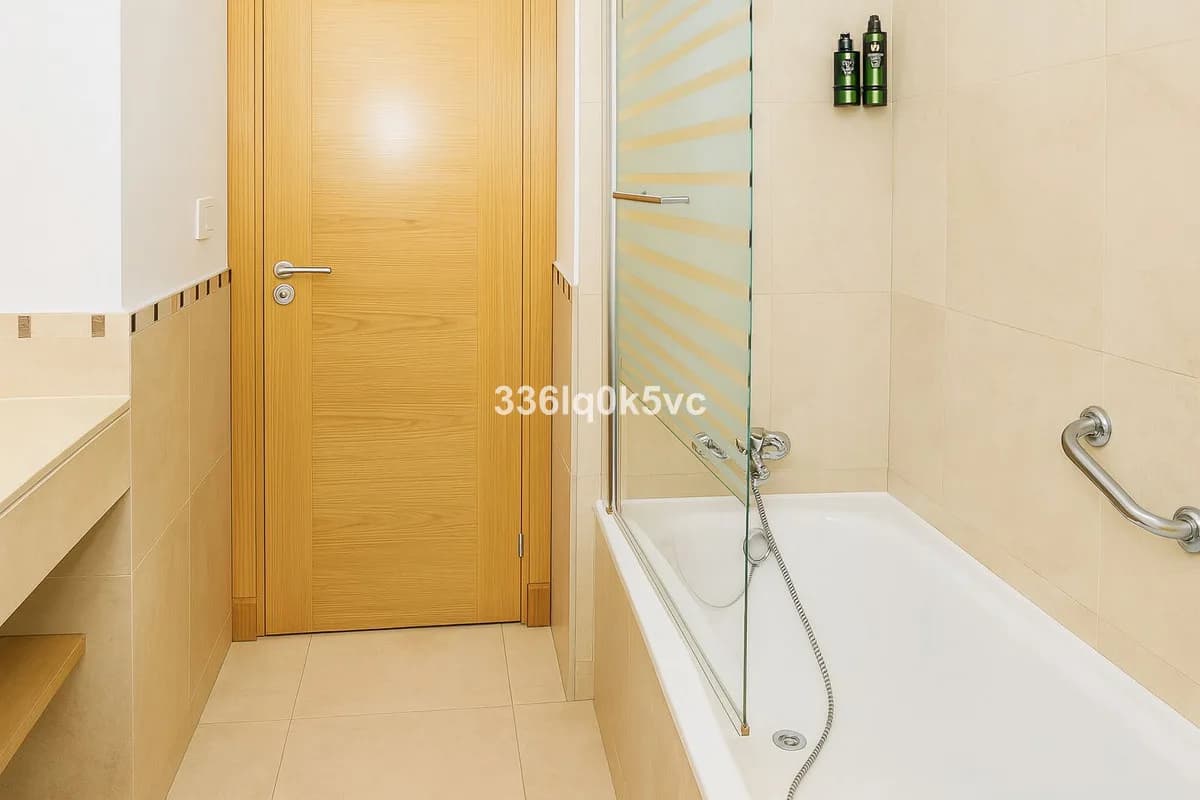 1 Bedroom Middle Floor Apartment for Sale in Manilva, Málaga - Image 9