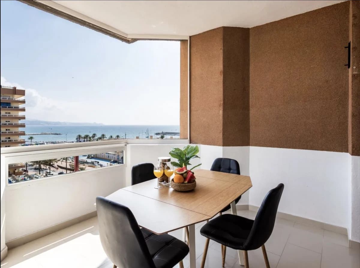 Middle Floor Studio for Sale in Fuengirola, Málaga - Image 4