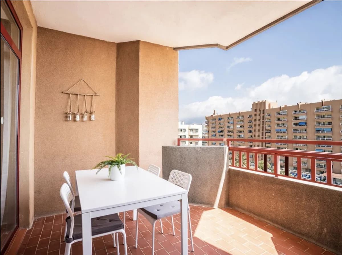 Middle Floor Studio for Sale in Fuengirola, Málaga - Image 3