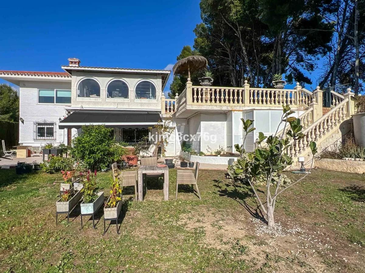 7 Bedroom Detached Villa for Sale in Torremolinos, Málaga - Image 8