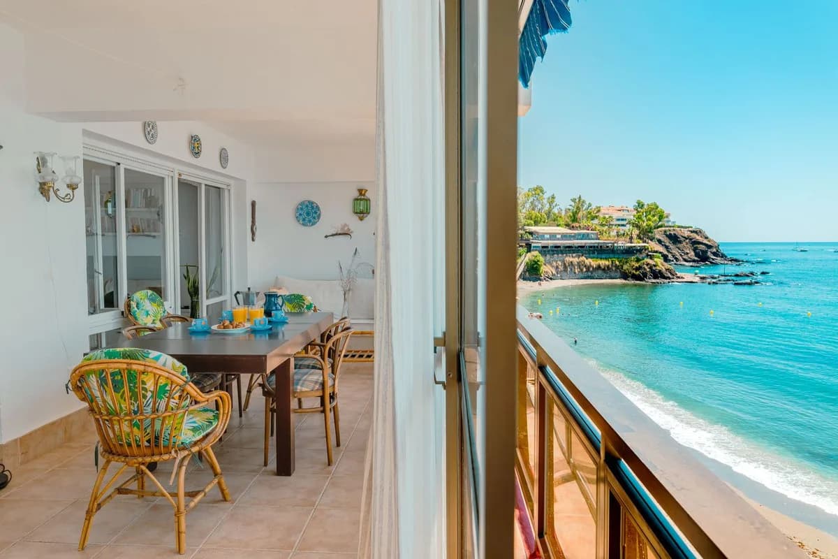 3 Bedroom Middle Floor Apartment for Sale in Benalmadena Costa, Málaga