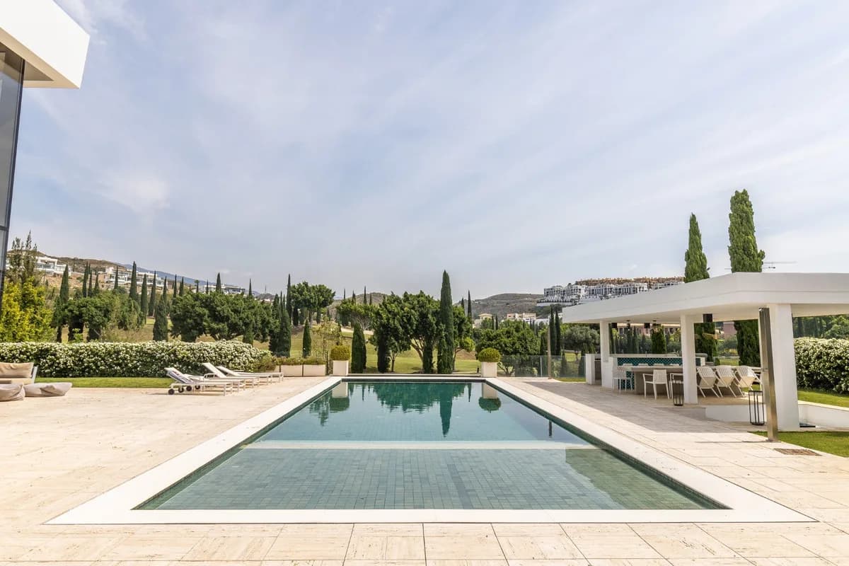 6 Bedroom Detached Villa for Sale in Benahavís, Málaga - Image 2