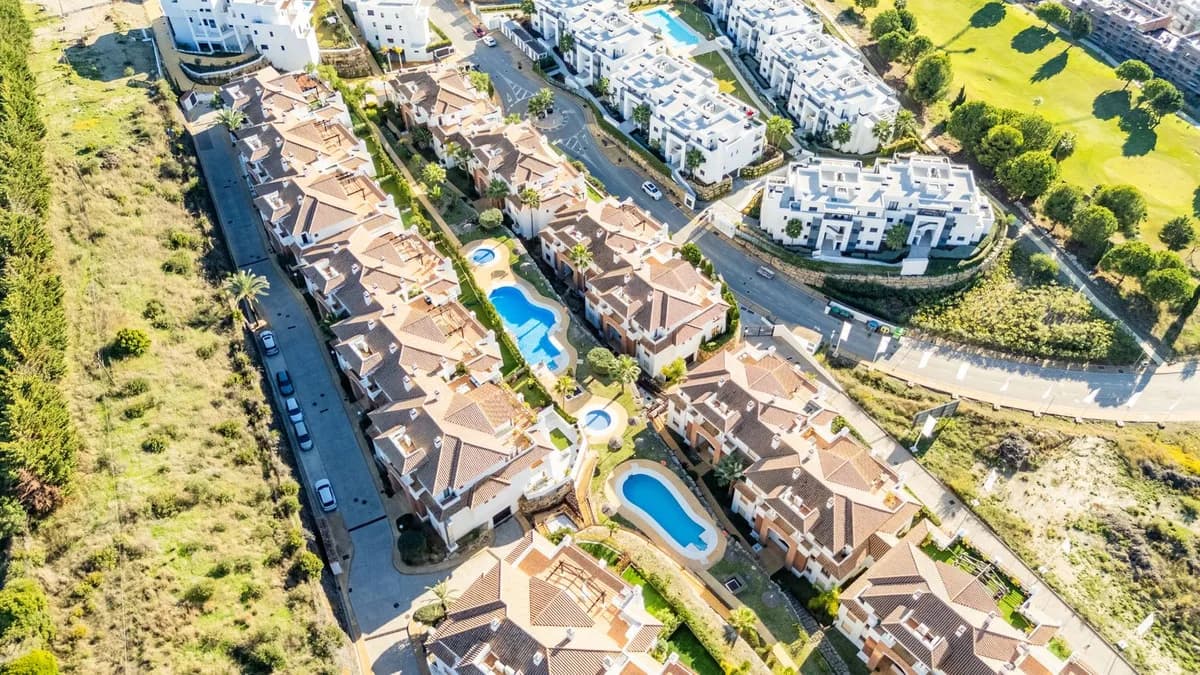 3 Bedroom Penthouse for Sale in Casares Playa, Málaga - Image 4