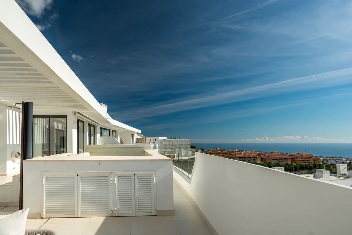 3 Bedroom Penthouse for Sale in Fuengirola, Málaga - Image 6