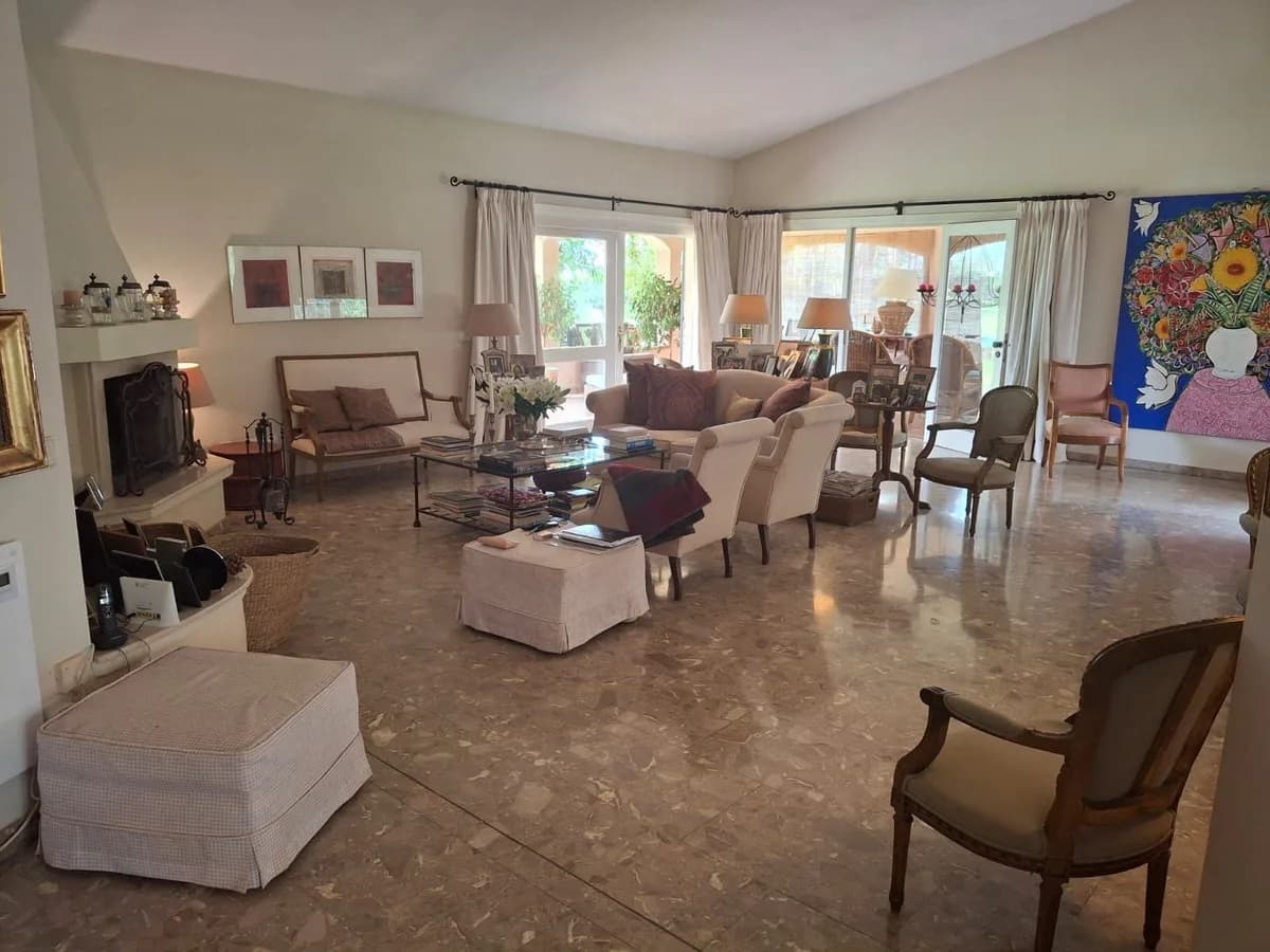 4 Bedroom Detached Villa for Sale in Benahavís, Málaga - Image 5