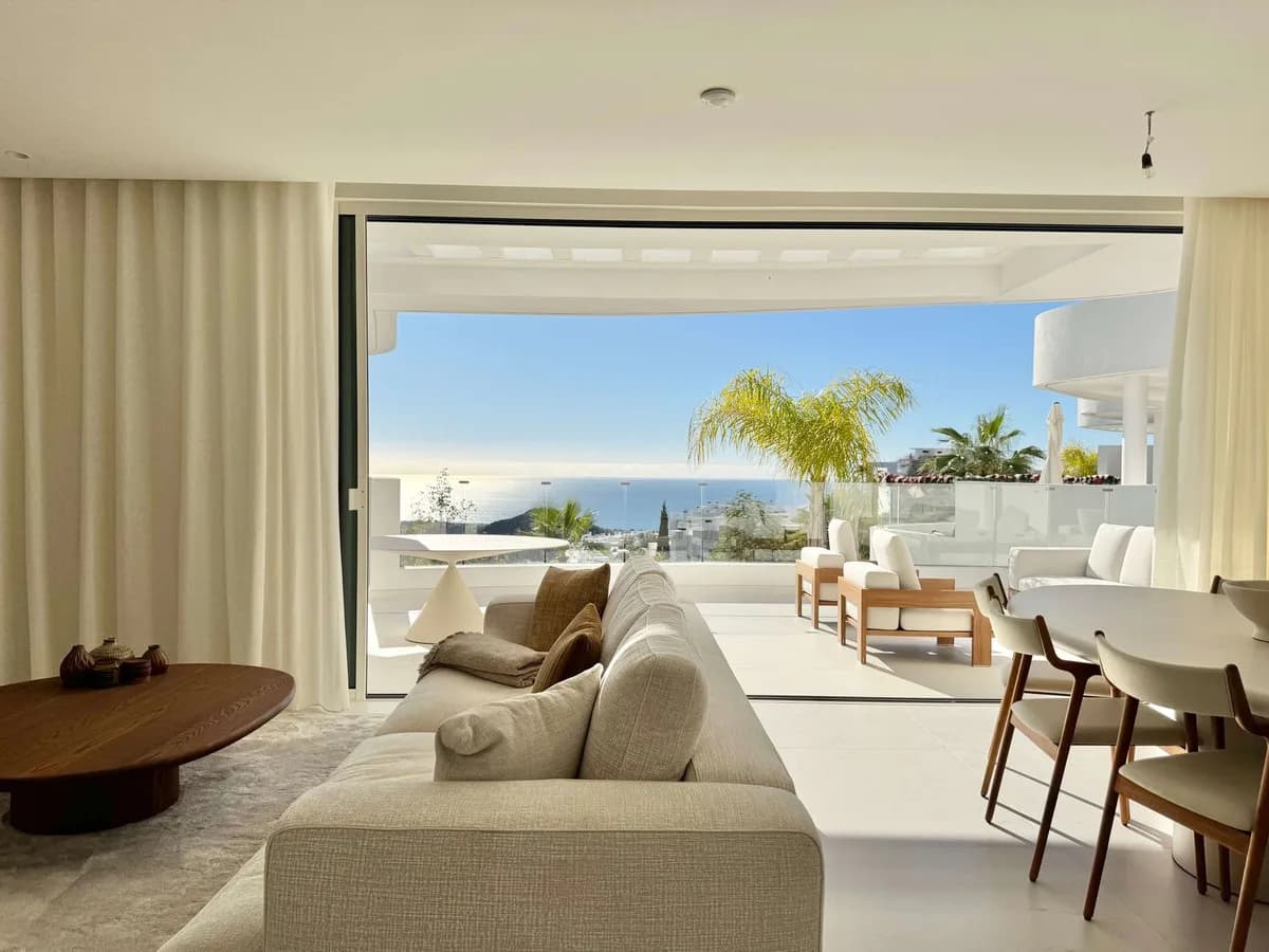 2 Bedroom Middle Floor Apartment for Sale in Marbella, Málaga - Image 6