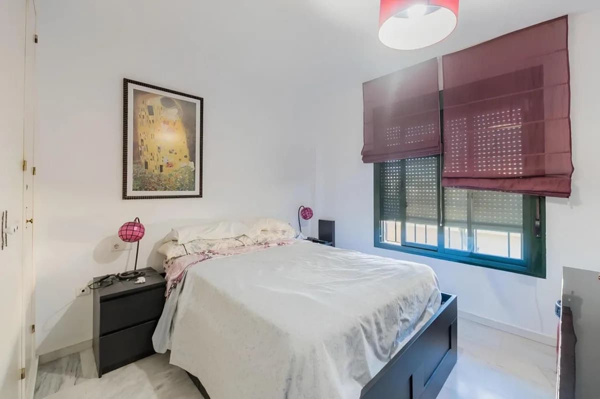 2 Bedroom Middle Floor Apartment for Sale in Riviera del Sol, Málaga - Image 4