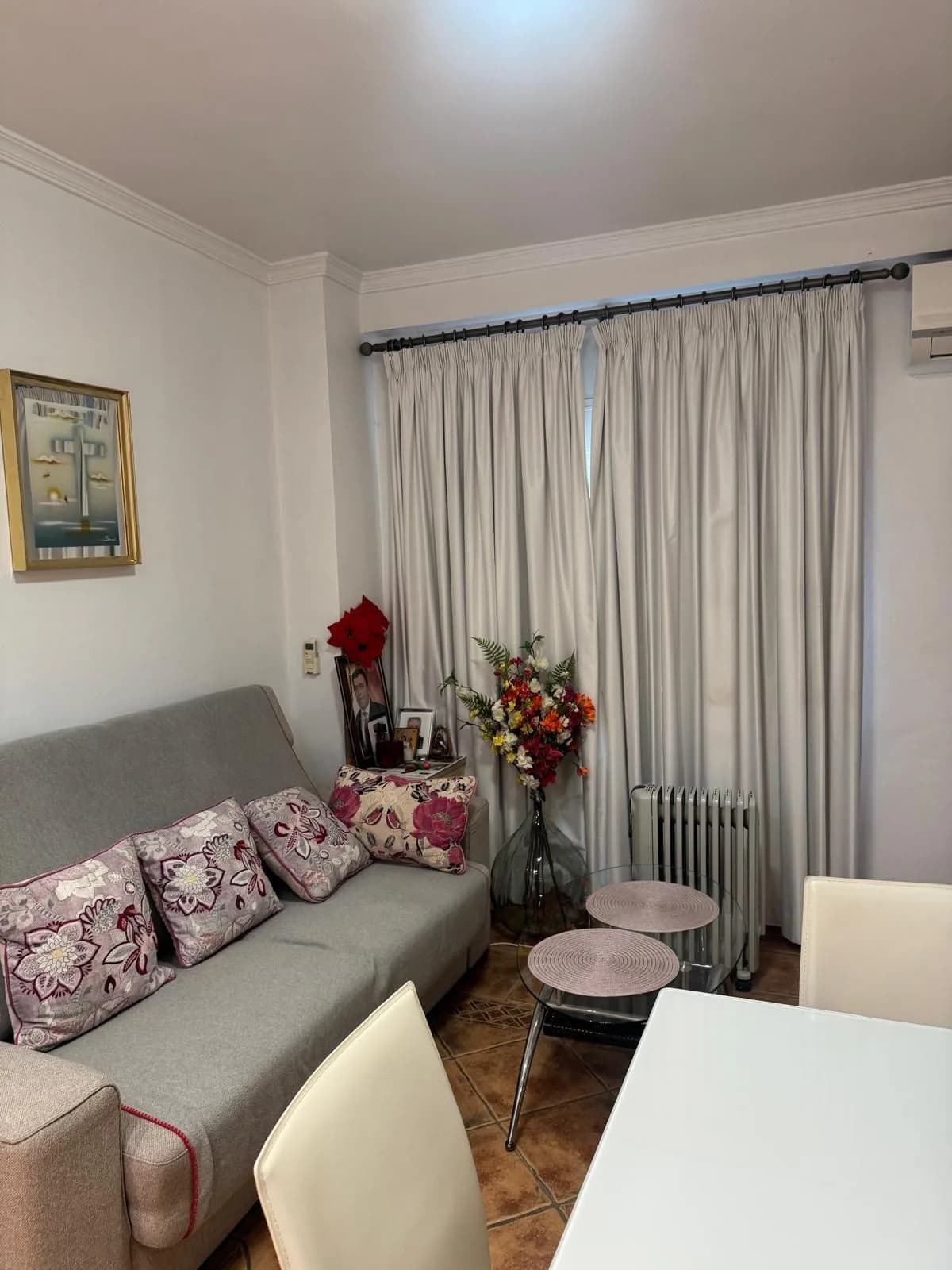 2 Bedroom Middle Floor Apartment for Sale in Marbella, Málaga - Image 6