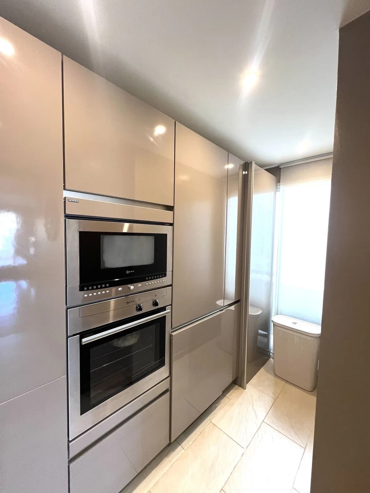 2 Bedroom Middle Floor Apartment for Sale in Puerto Banús, Málaga - Image 7