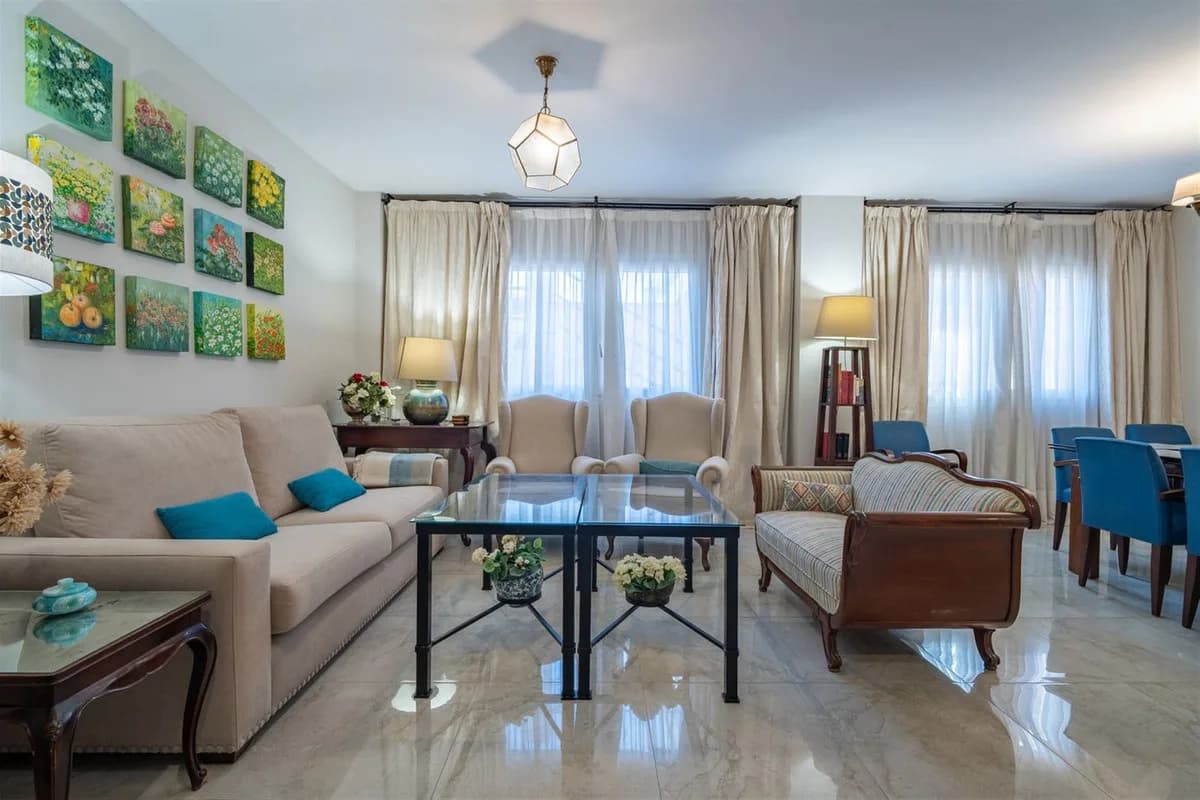 3 Bedroom Middle Floor Apartment for Sale in Malagueta, Málaga
