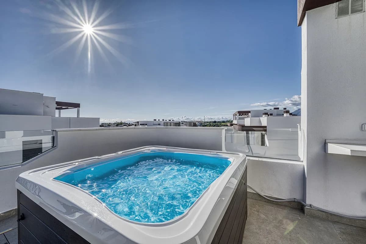 3 Bedroom Penthouse for Sale in Cancelada, Málaga - Image 9