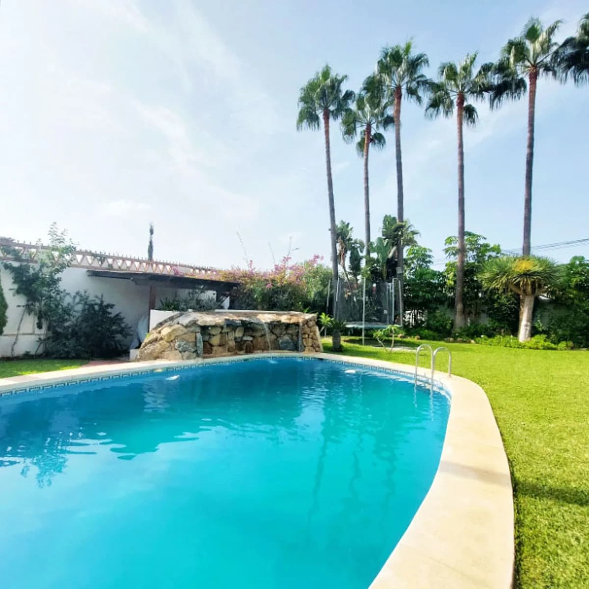 8 Bedroom Detached Villa for Sale in Benalmadena Costa, Málaga - Image 3