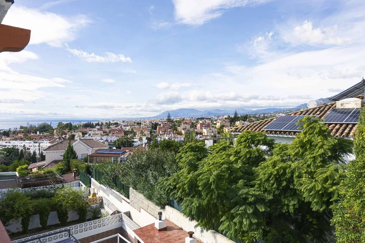 6 Bedroom Townhouse for Sale in Marbella, Málaga