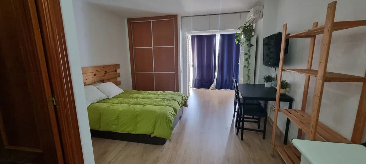 Middle Floor Studio for Sale in Benalmadena, Málaga