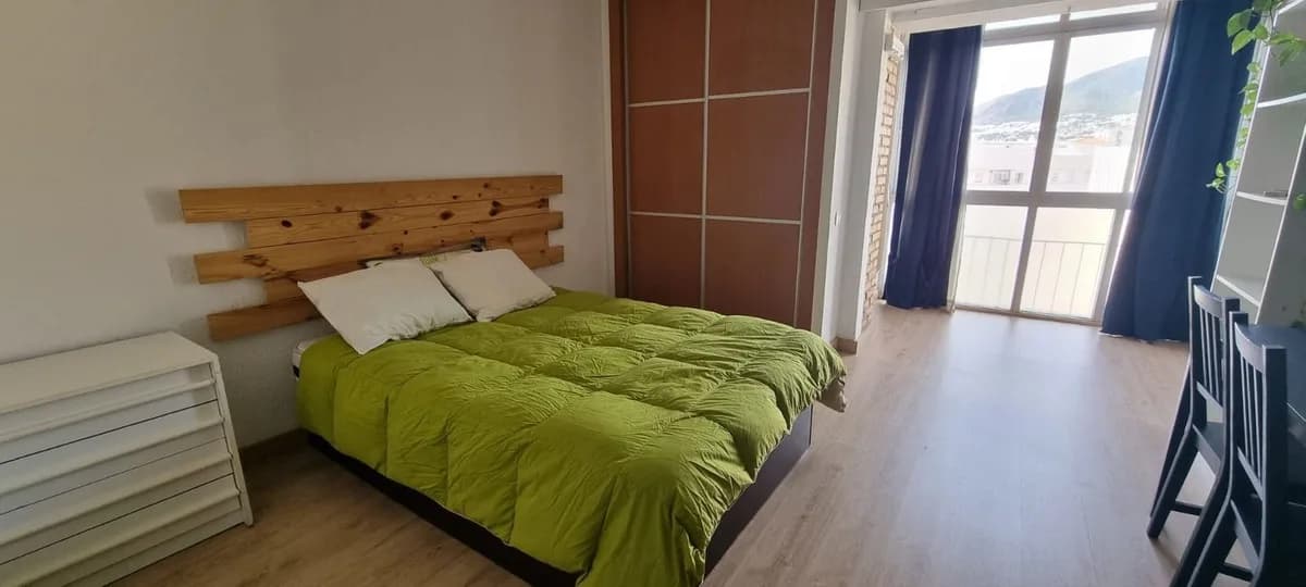 Middle Floor Studio for Sale in Benalmadena, Málaga - Image 3