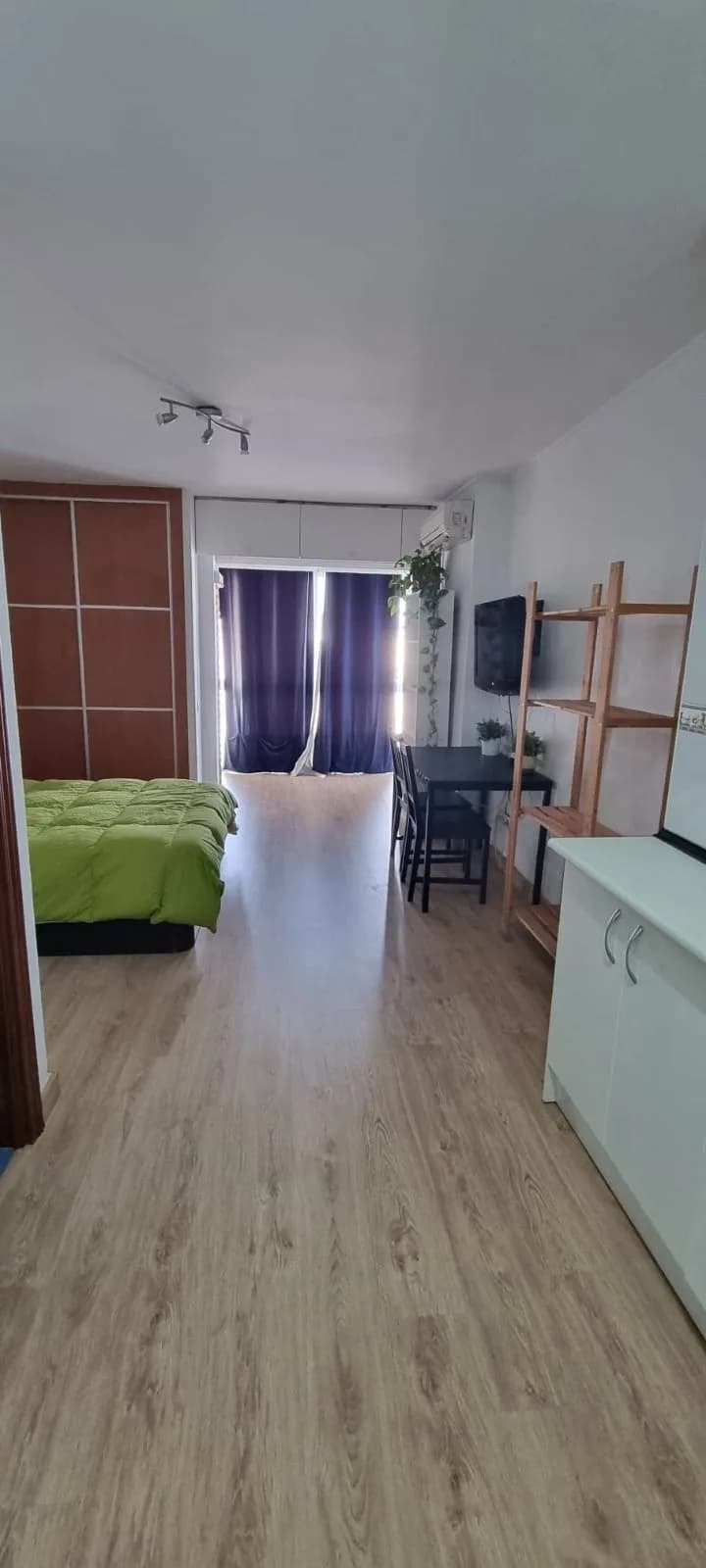 Middle Floor Studio for Sale in Benalmadena, Málaga - Image 6