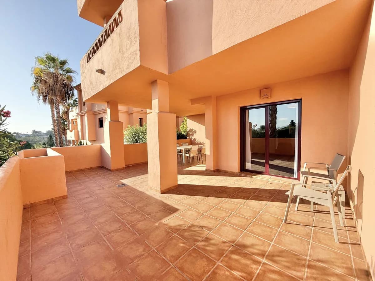 2 Bedroom Ground Floor Apartment for Sale in Benahavís, Málaga - Image 2