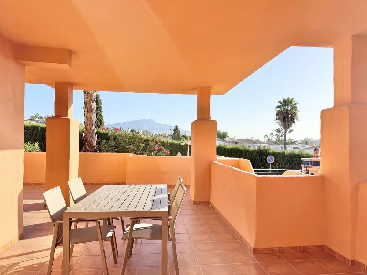 2 Bedroom Ground Floor Apartment for Sale in Benahavís, Málaga - Image 5