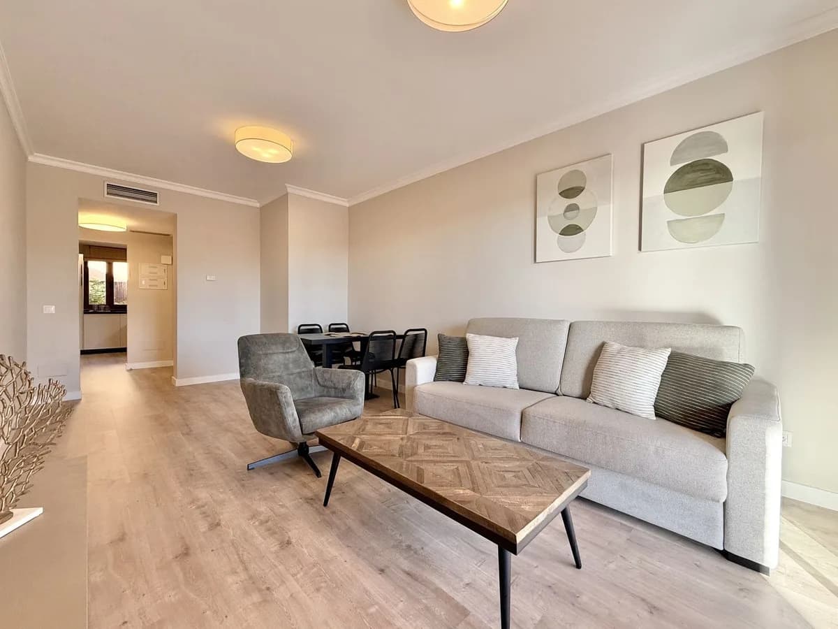 2 Bedroom Ground Floor Apartment for Sale in Benahavís, Málaga - Image 9