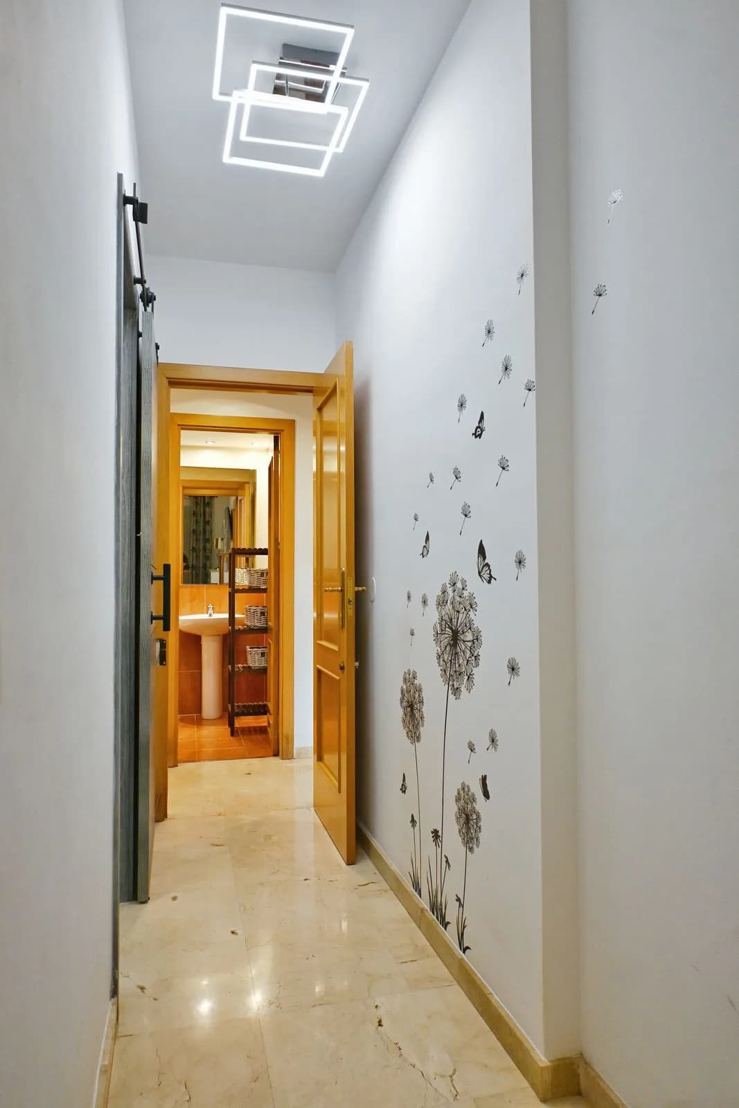 3 Bedroom Middle Floor Apartment for Sale in Fuengirola, Málaga - Image 6