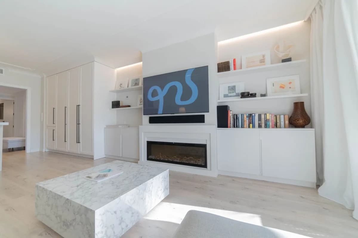 3 Bedroom Middle Floor Apartment for Sale in Ojén, Málaga - Image 7