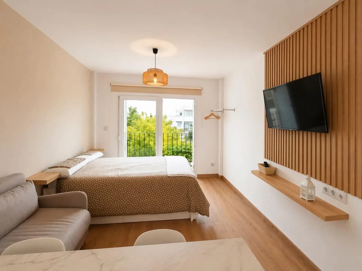 Middle Floor Studio for Sale in Calahonda, Málaga - Image 8